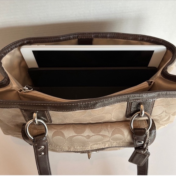 Authentic COACH Signature “PENELOPE” Shoulder Bag Front Turnkey Pocket - Picture 3 of 11